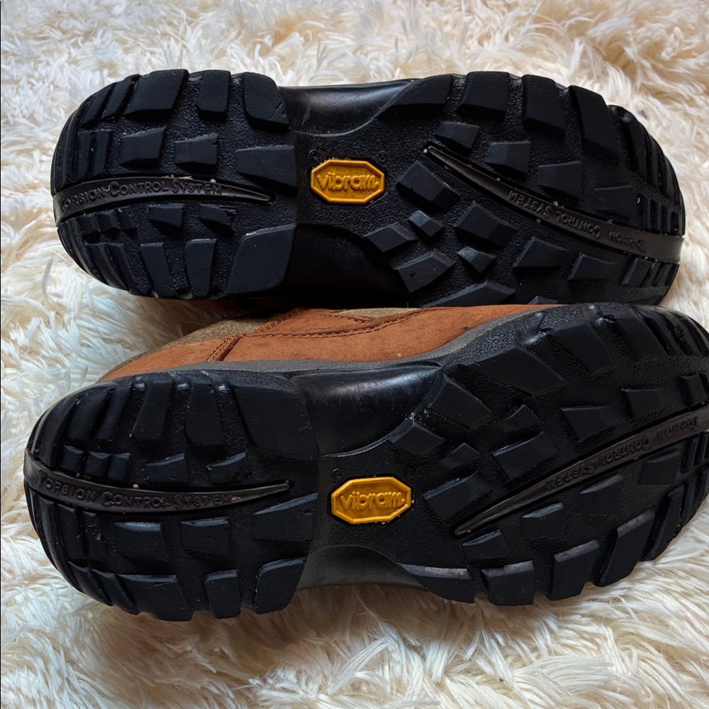 Merrell Brown and Black Athletic Shoes - Picture 6 of 13